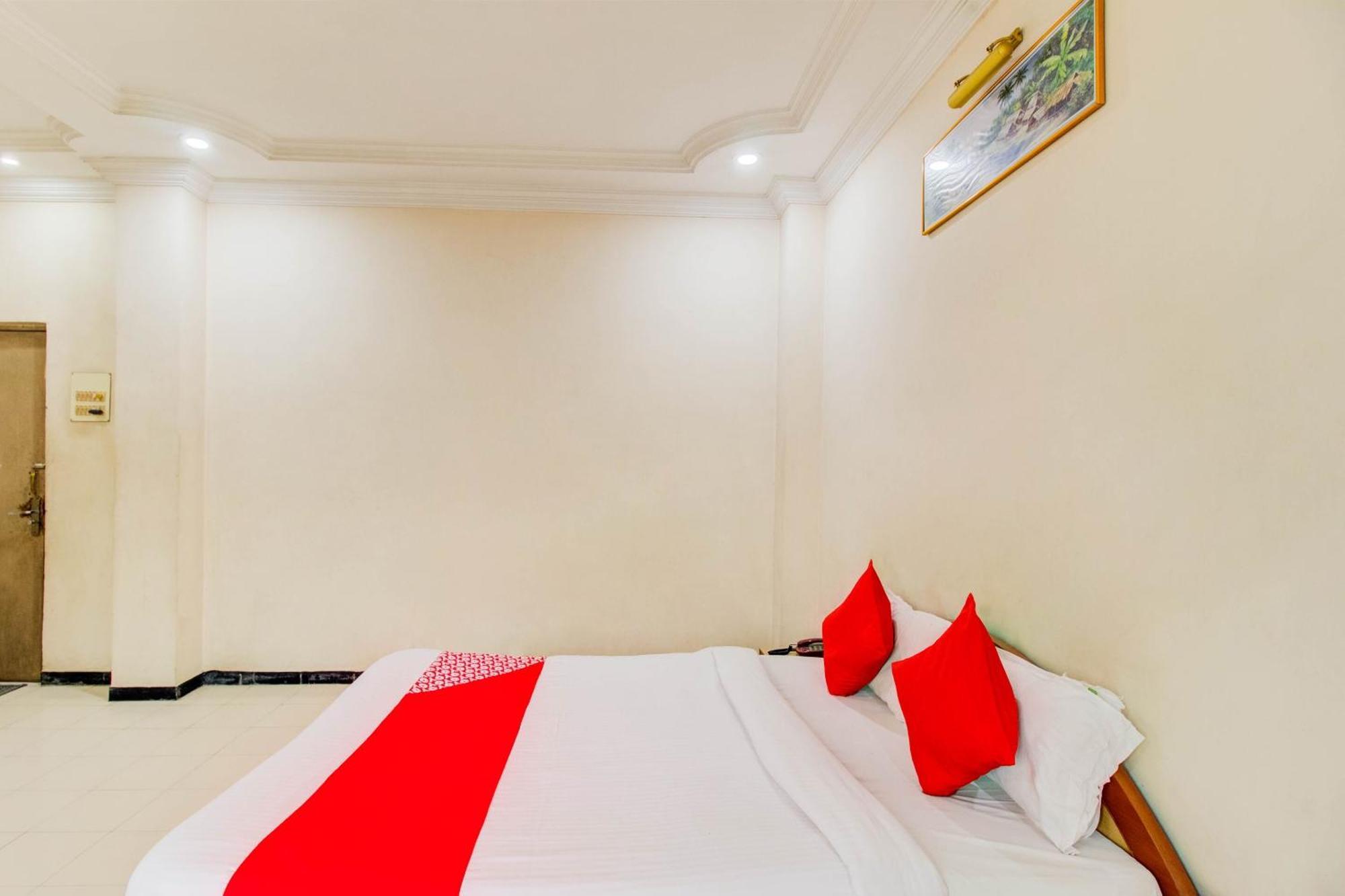 Hotel O Sri Jai Palace Nashik Exterior foto